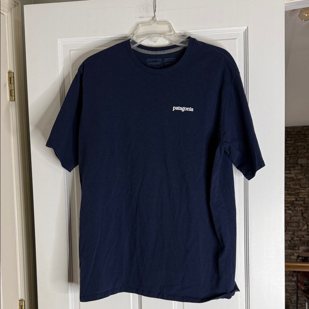 Patagonia Men's Deep Blue Short Sleeve Tee. Large